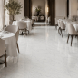 Preview: Luxuriöse Hotellobby mit polierten Bianco Carrara Marmorfliesen im großzügigen Empfangsbereich