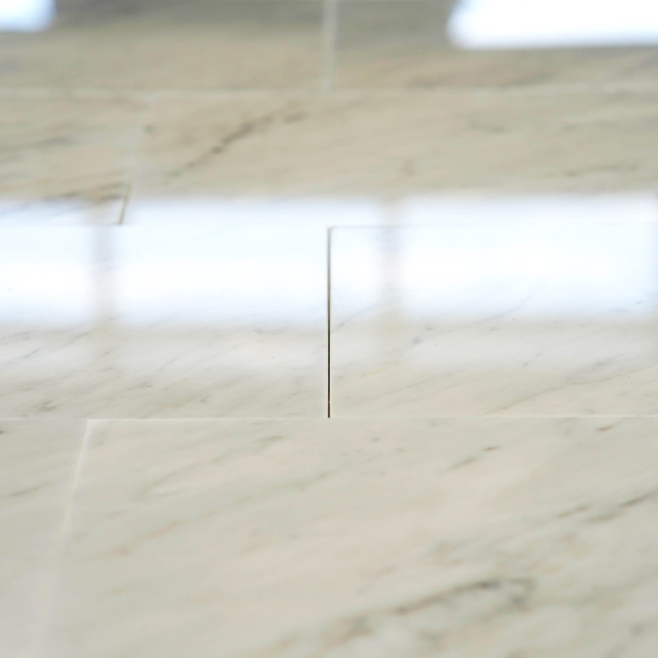 Marmorfliese Bianco Carrara poliert