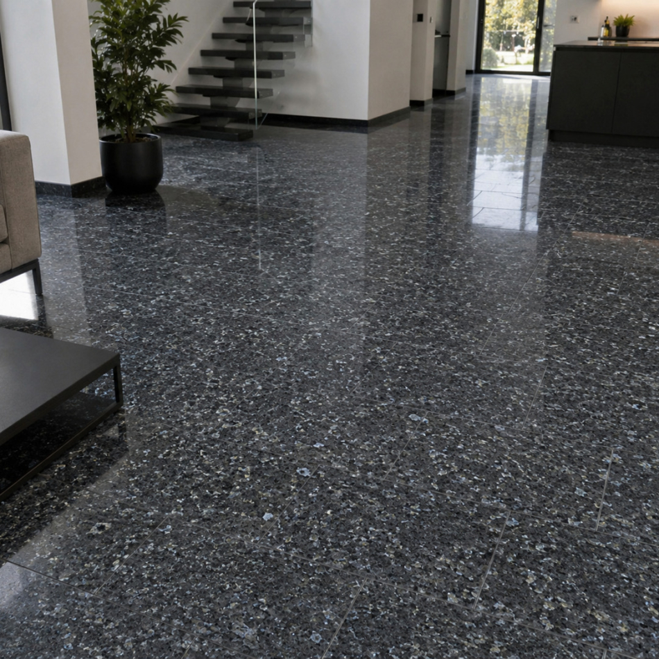 Blue Pearl Granitfliesen im offenen Wohnbereich mit moderner Architektur
